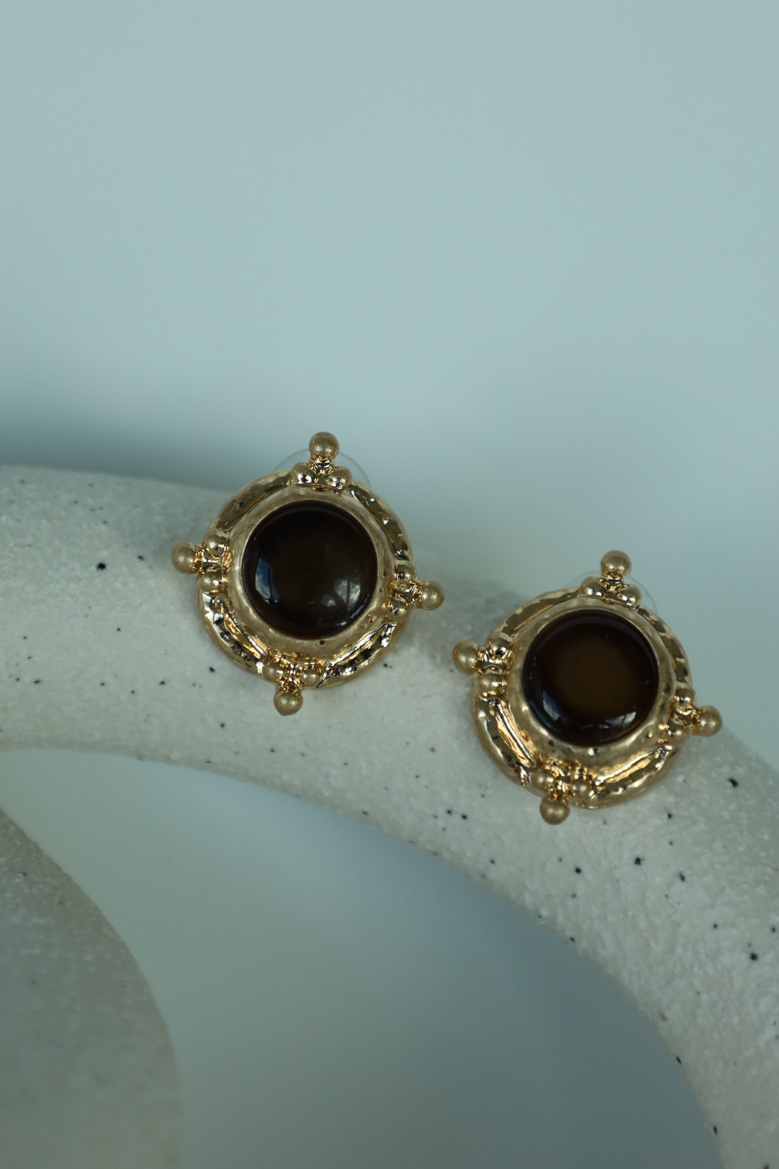 Round Brown Stone Stud