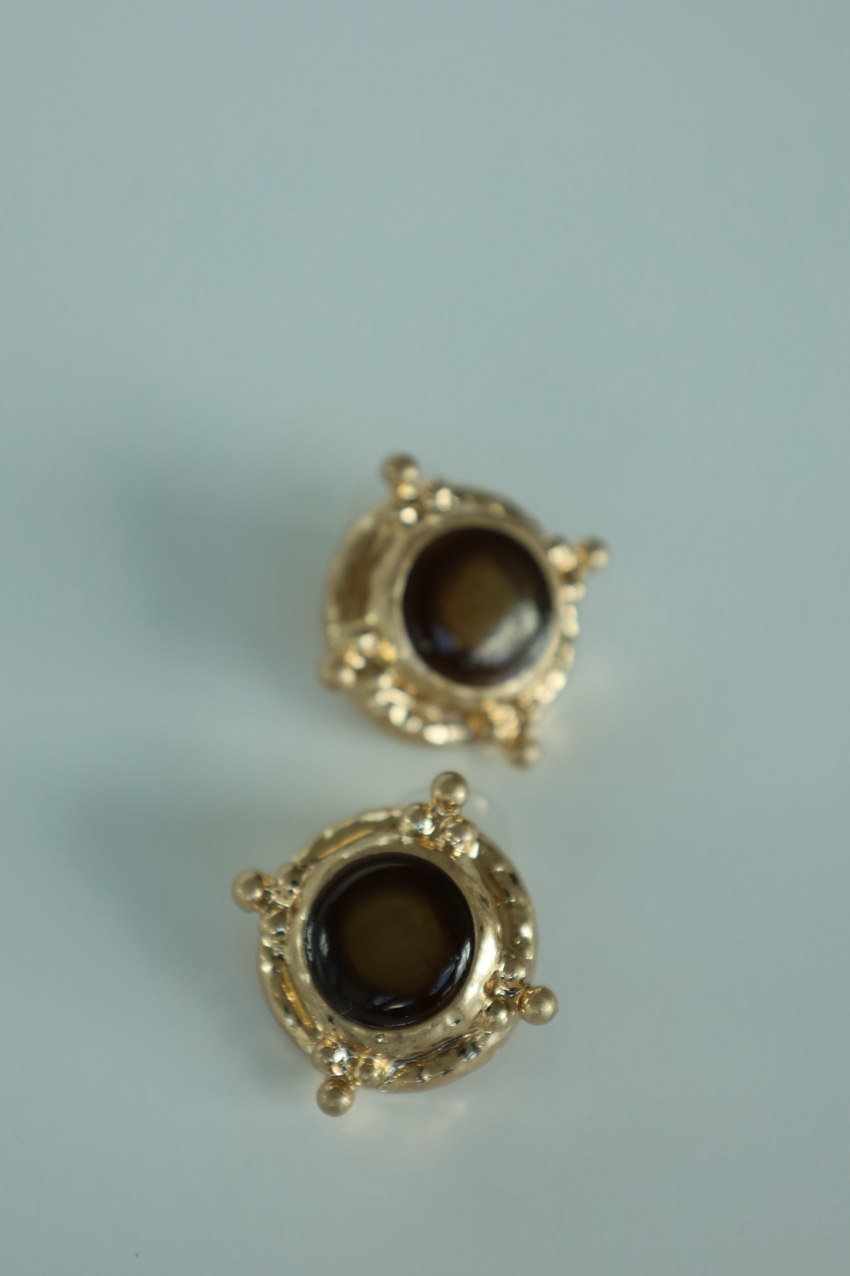 Round Brown Stone Stud