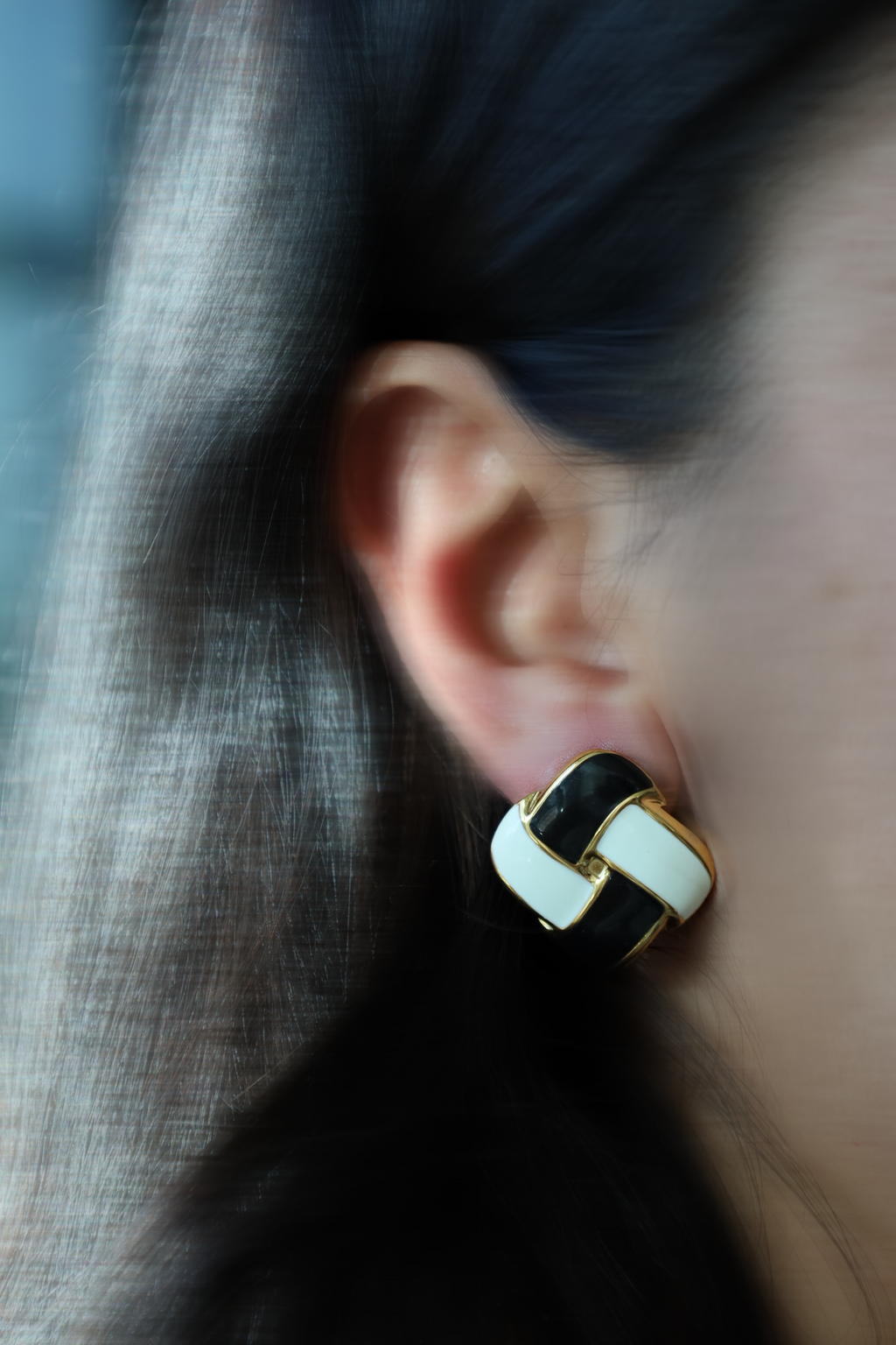 Black & White Sculpted Knot Earrings