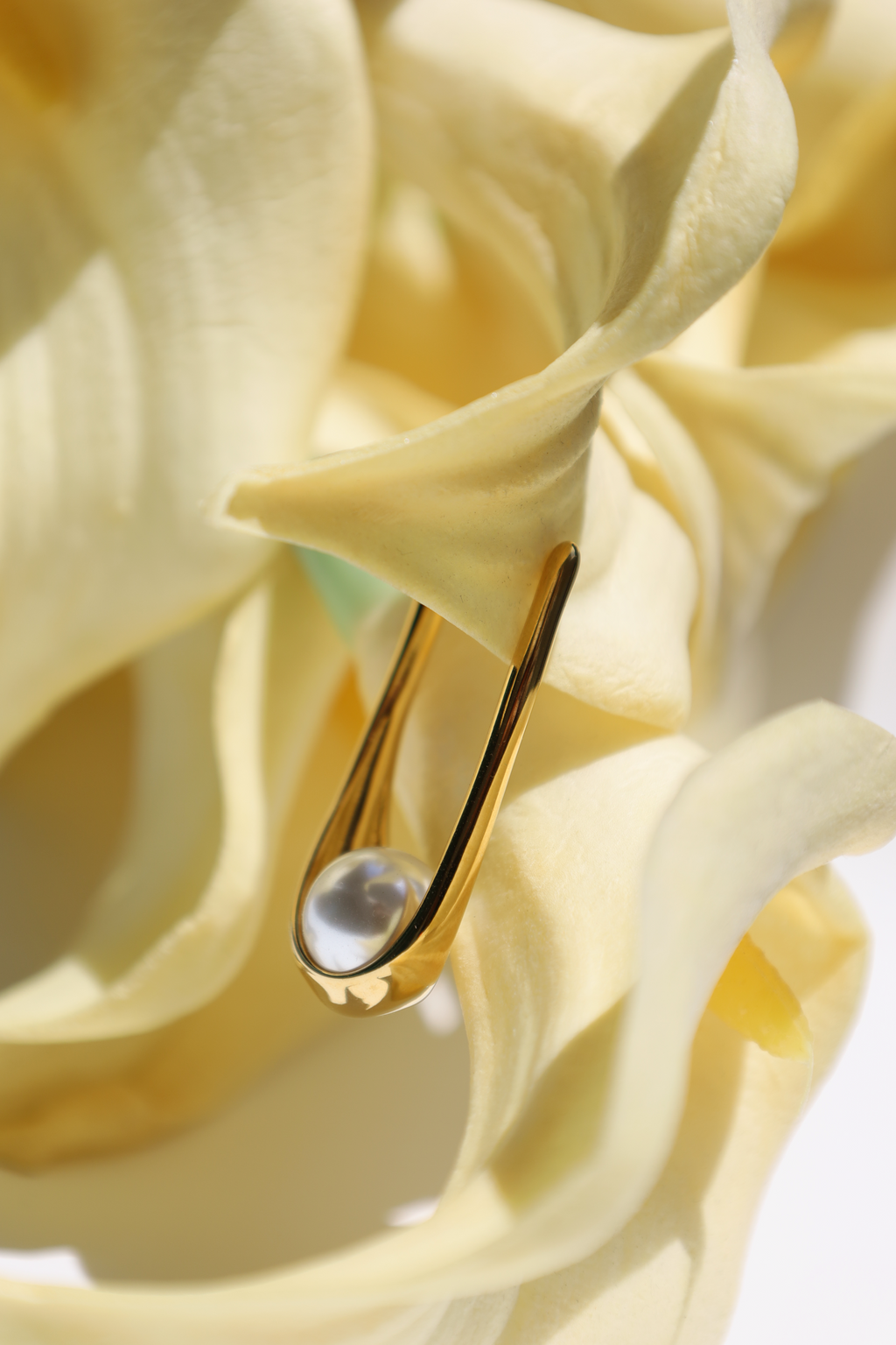 Open U-Shaped Pearl Drop Earrings