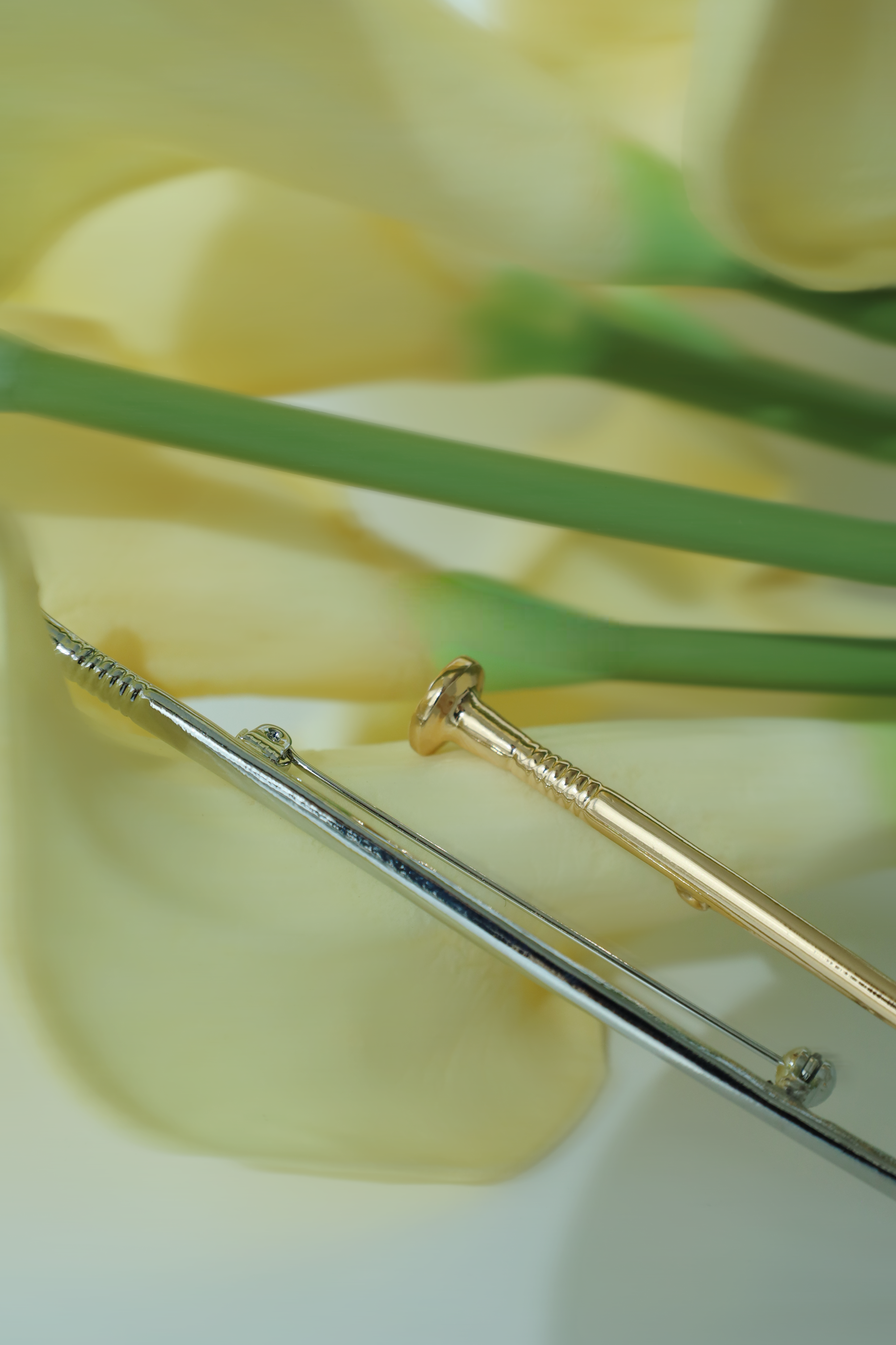 Modern Edge Nail pin