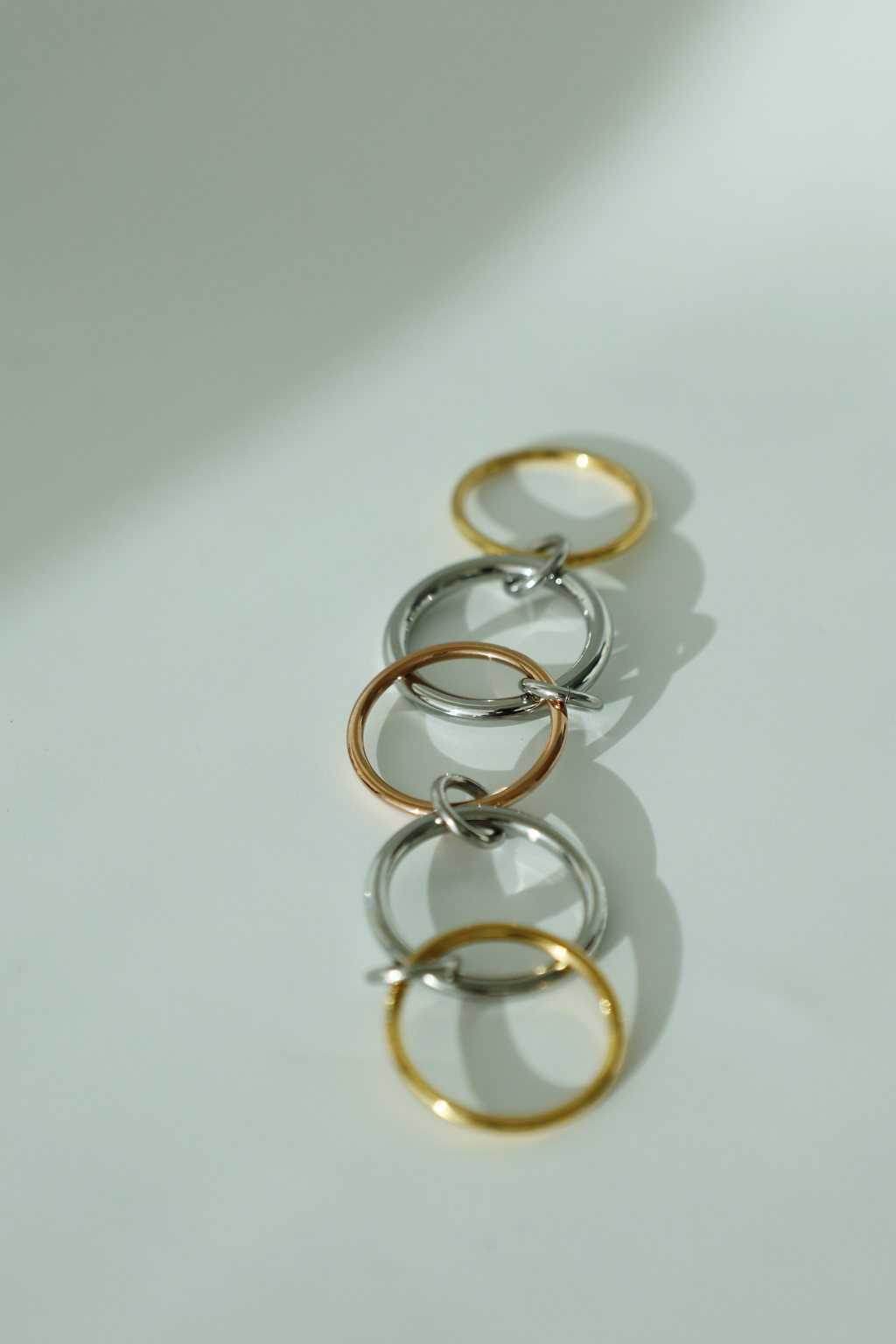 Interlocking Circle Chain Ring
