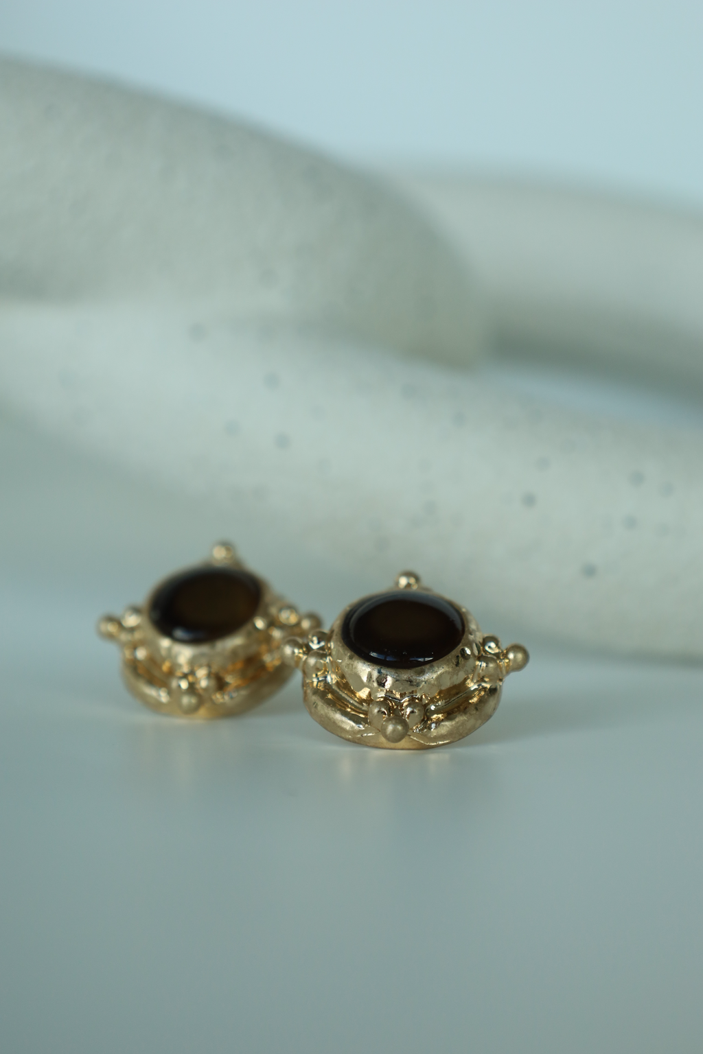 Round Brown Stone Stud