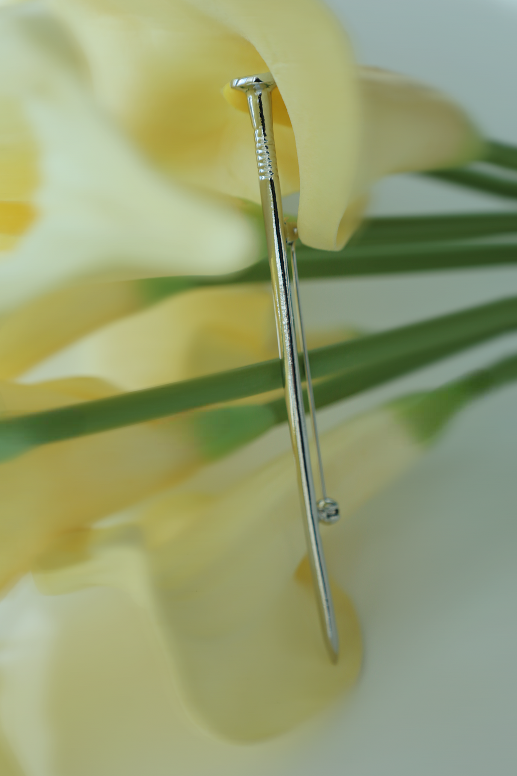 Modern Edge Nail pin