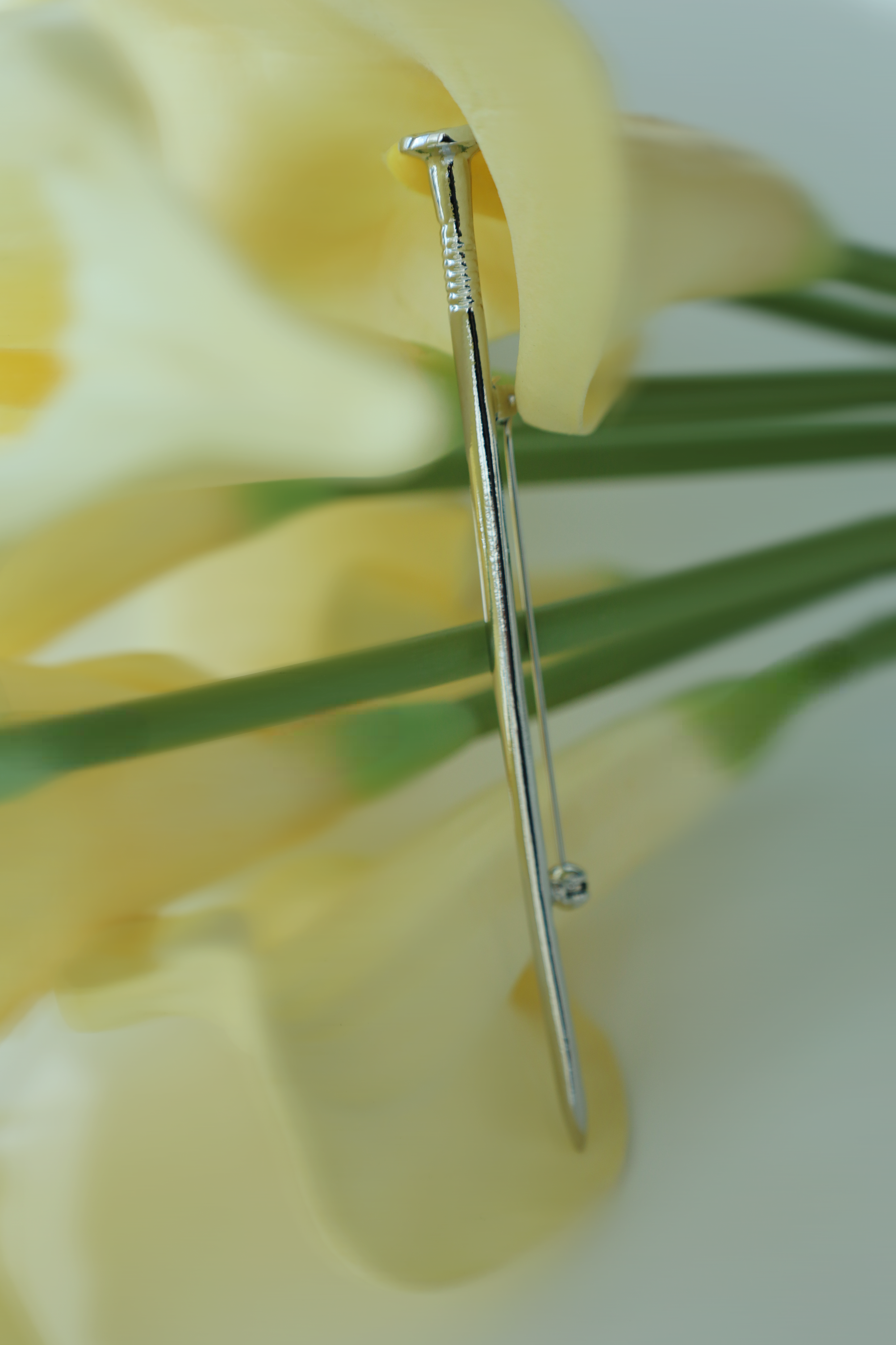 Modern Edge Nail pin