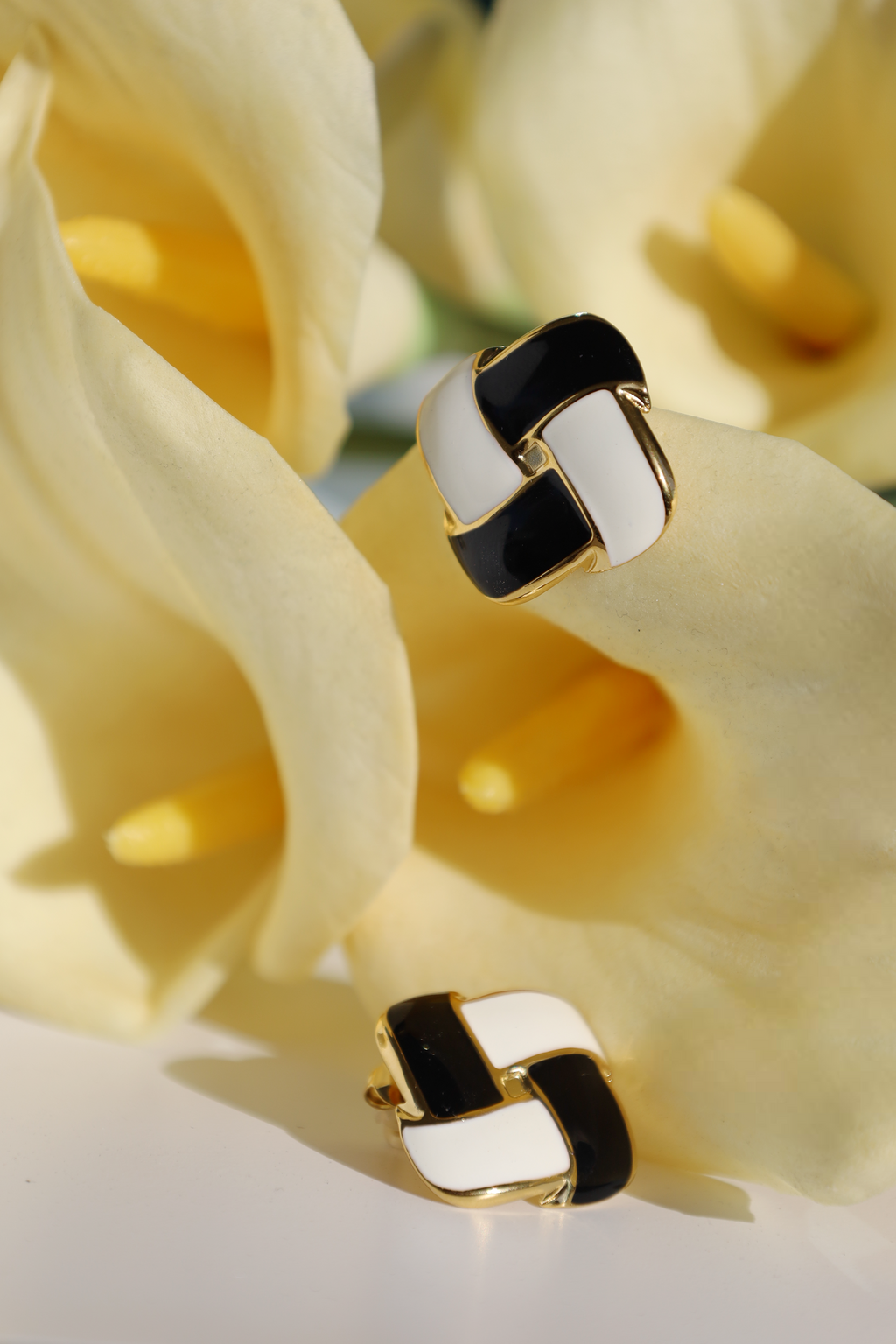 Black & White Sculpted Knot Earrings