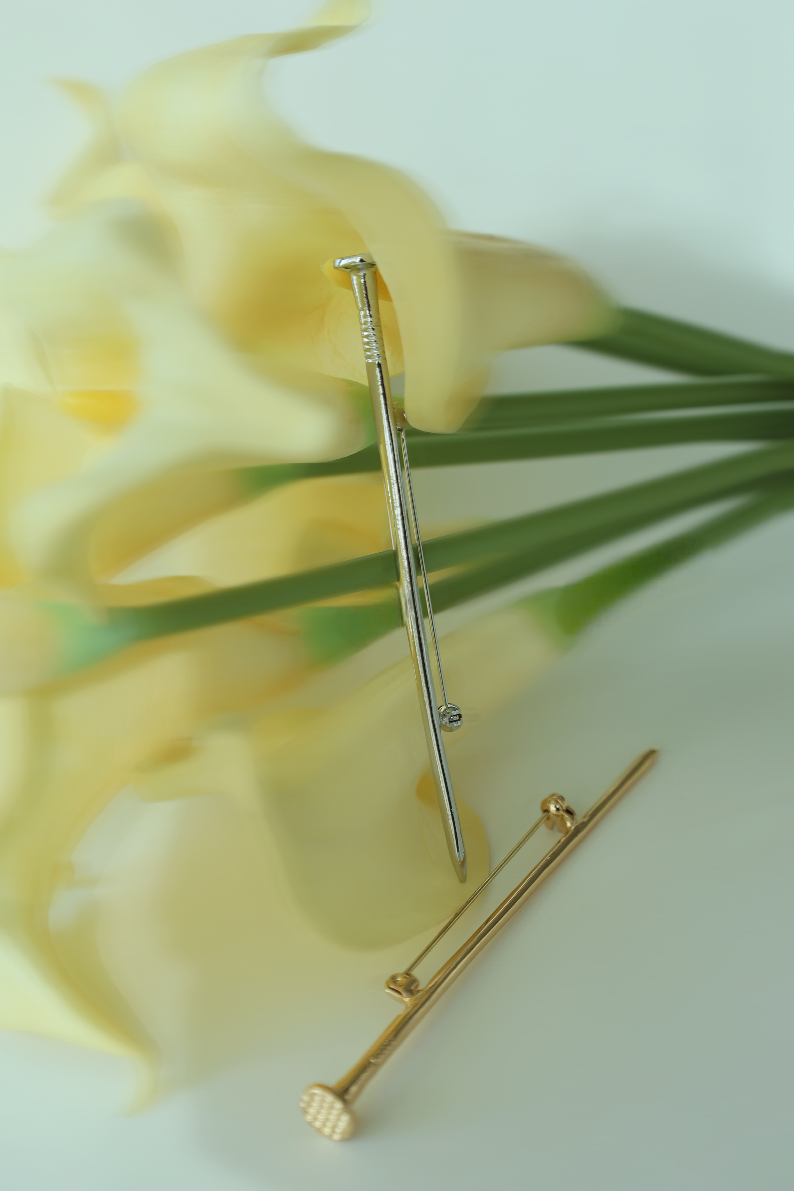 Modern Edge Nail pin