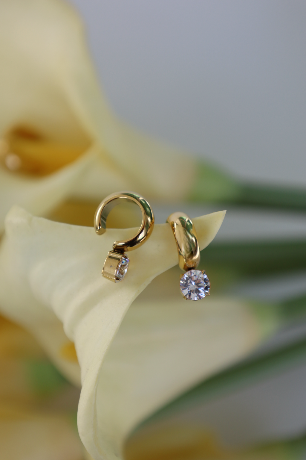 Round Crystal Ear Cuff