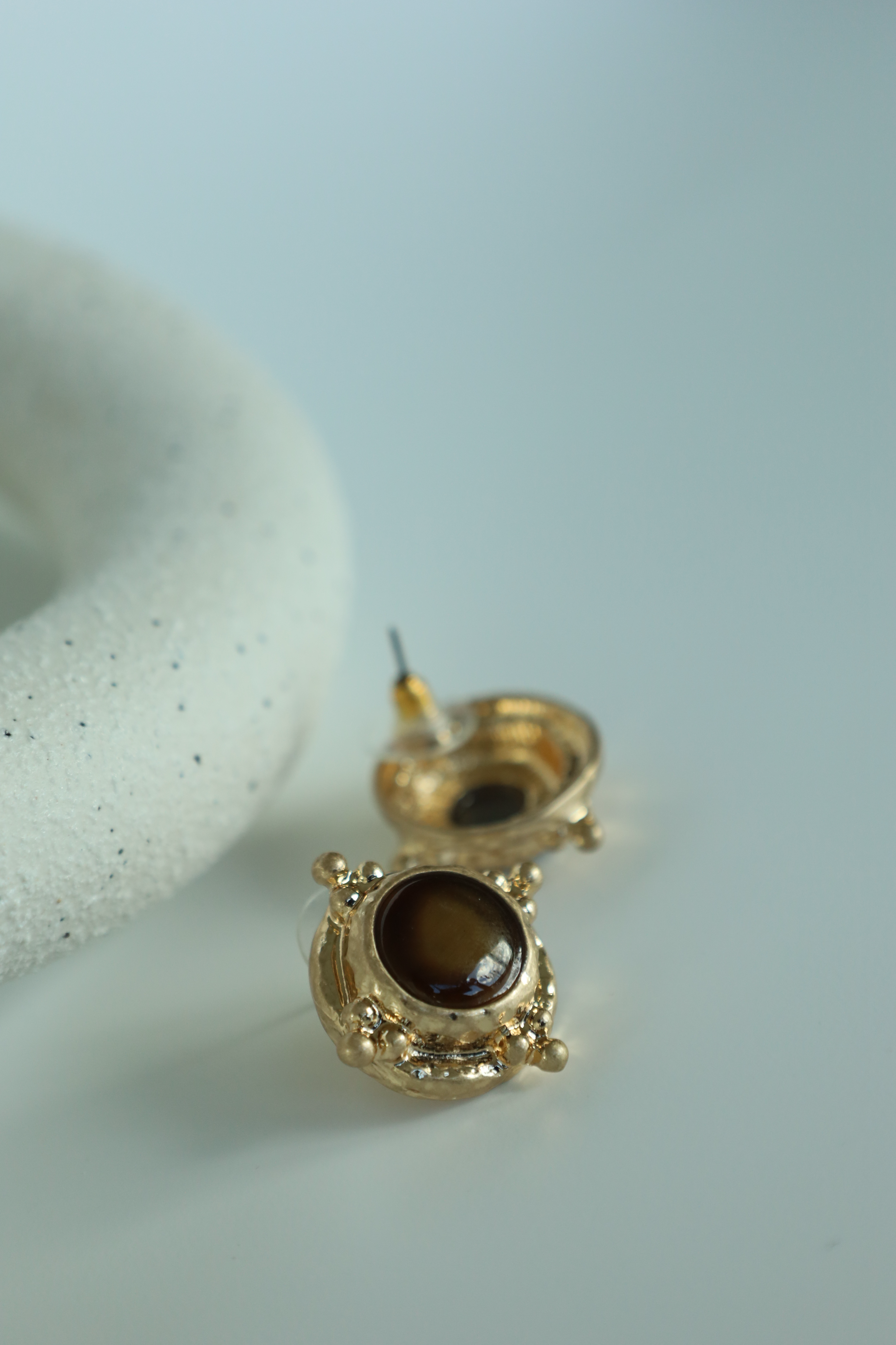 Round Brown Stone Stud