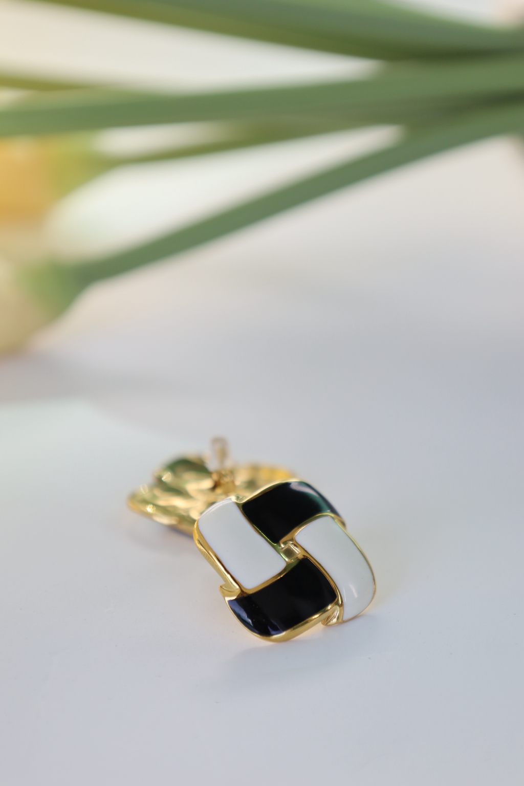 Black & White Sculpted Knot Earrings