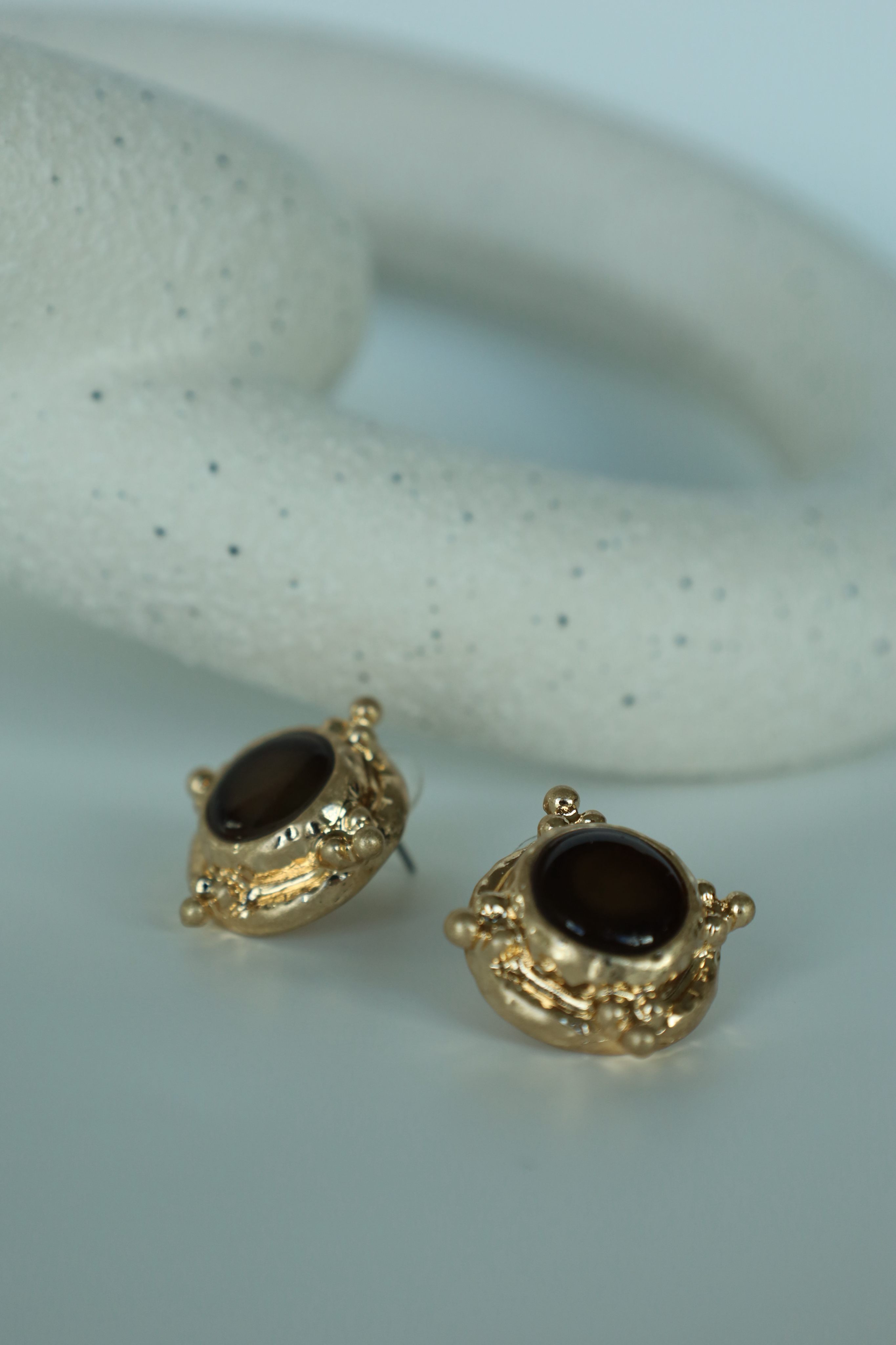 Round Brown Stone Stud