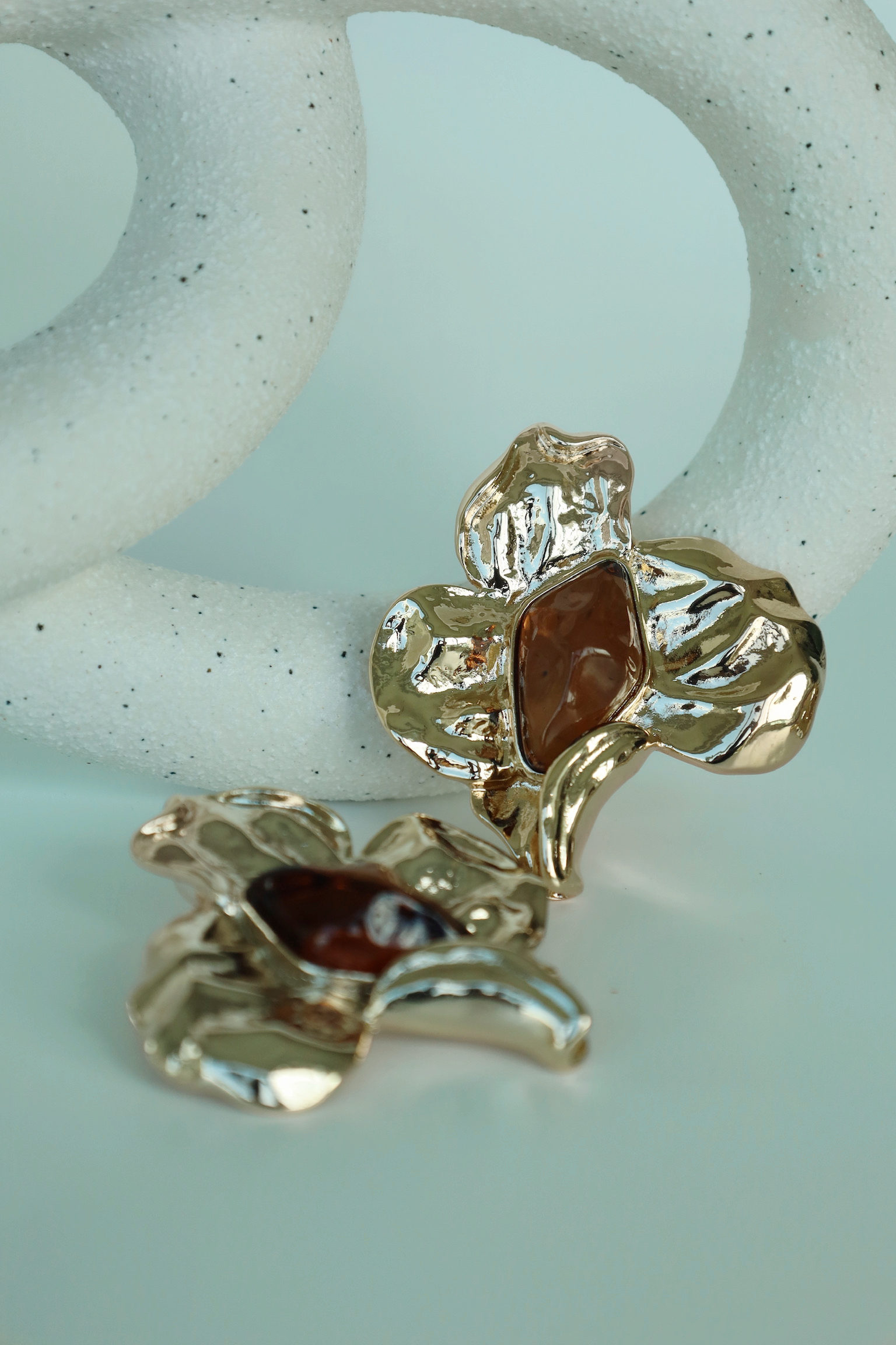 Molten Flowers Stud Texture