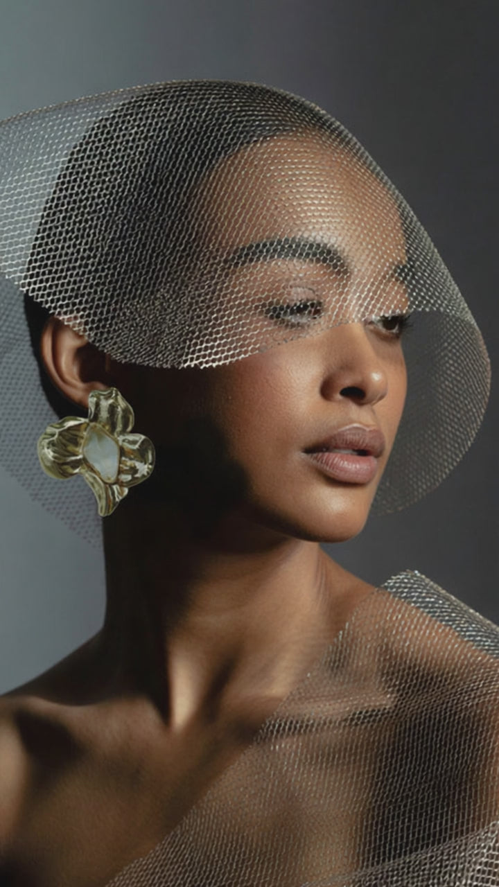 Molten Flowers Stud Texture